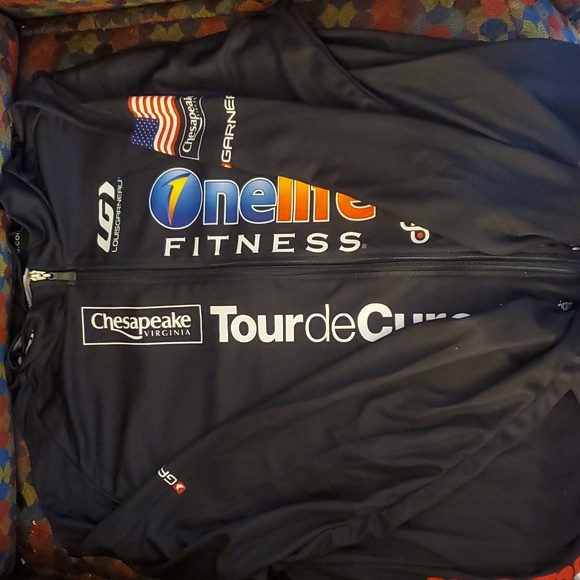 HUGE BUNDLE of cycling shorts and tops with bonus gloves! - Picture 3 of 8